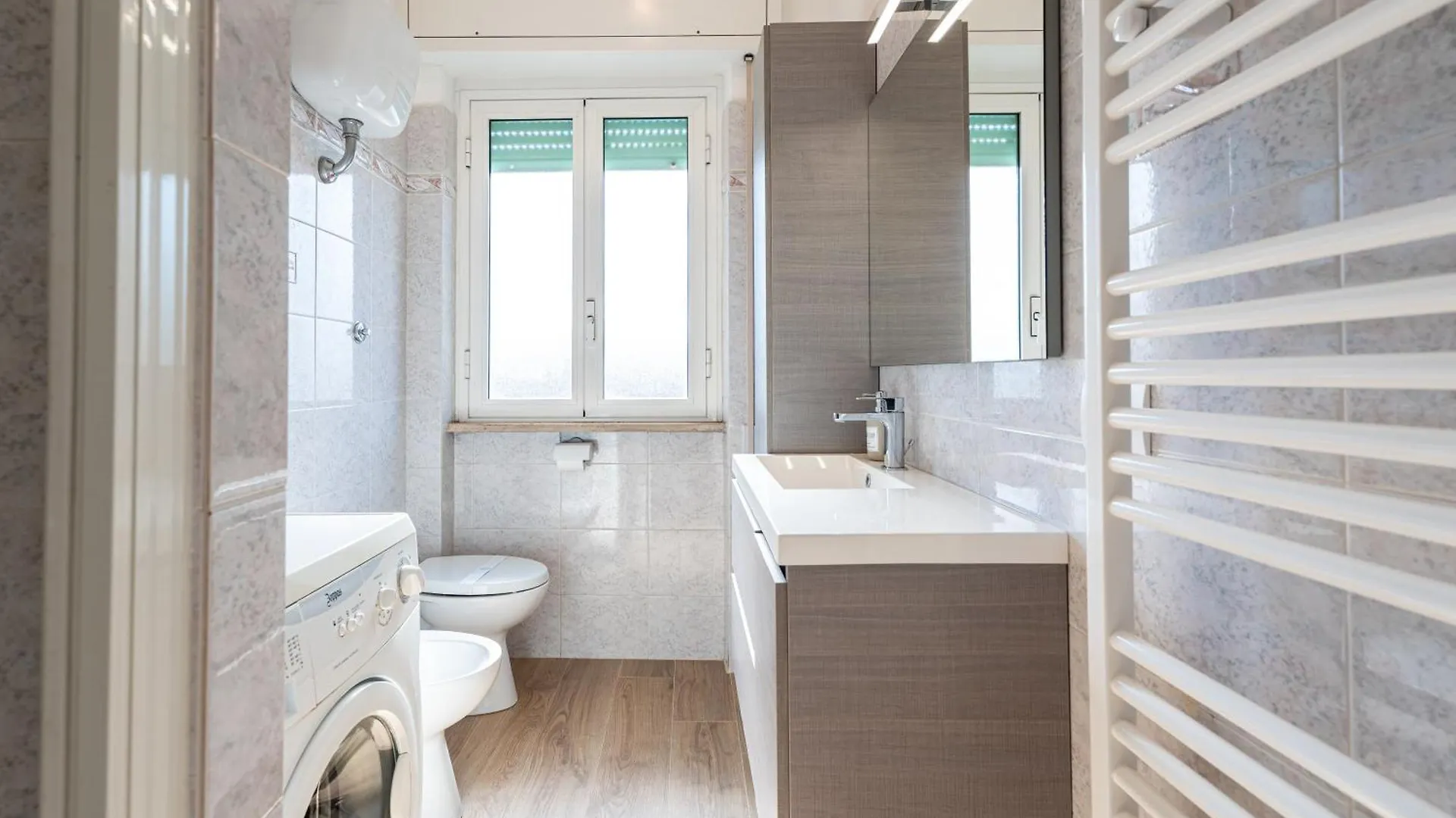 Casa Dei Girasoli - Metro C Mirti Rome Apartment